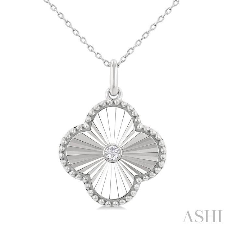 1/20 Ctw Clover Fluted Medallion Round Cut Diamond Pirouette Pendant With Chain in 10K White Gold