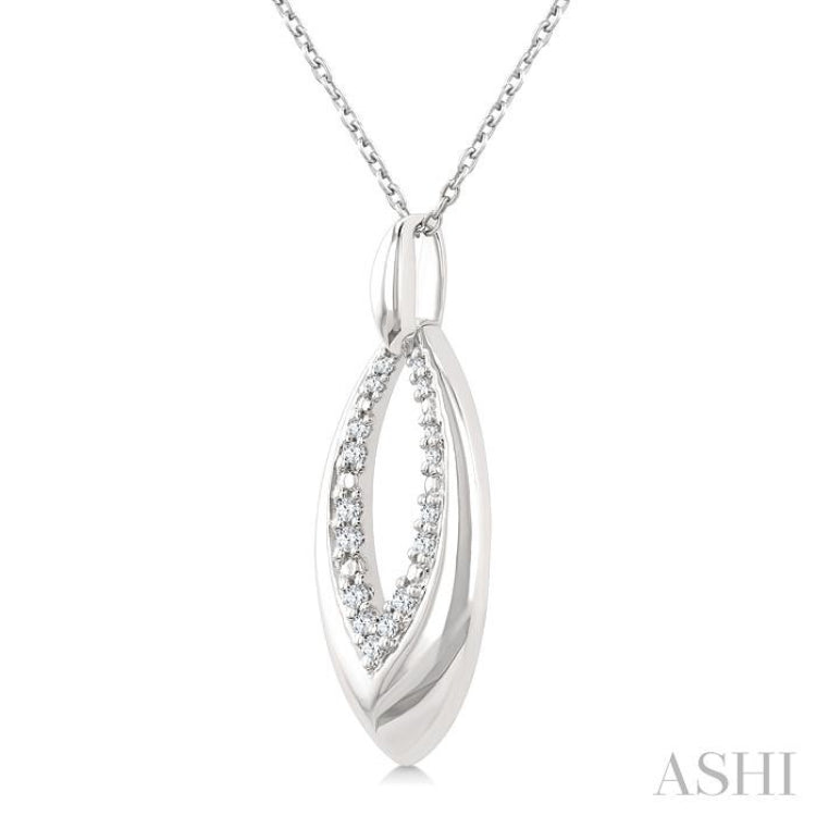 1/10 Ctw Marquise Shape Inner Link Round Cut Diamond Pendant With Chain in Sterling Silver