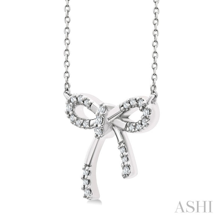 1/10 Ctw Bow Round Cut Diamond Fashion Pendant With Chain in Sterling Silver