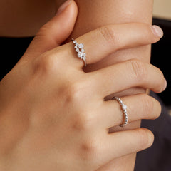 Silver Flower Cluster Pav¨¦ Ring